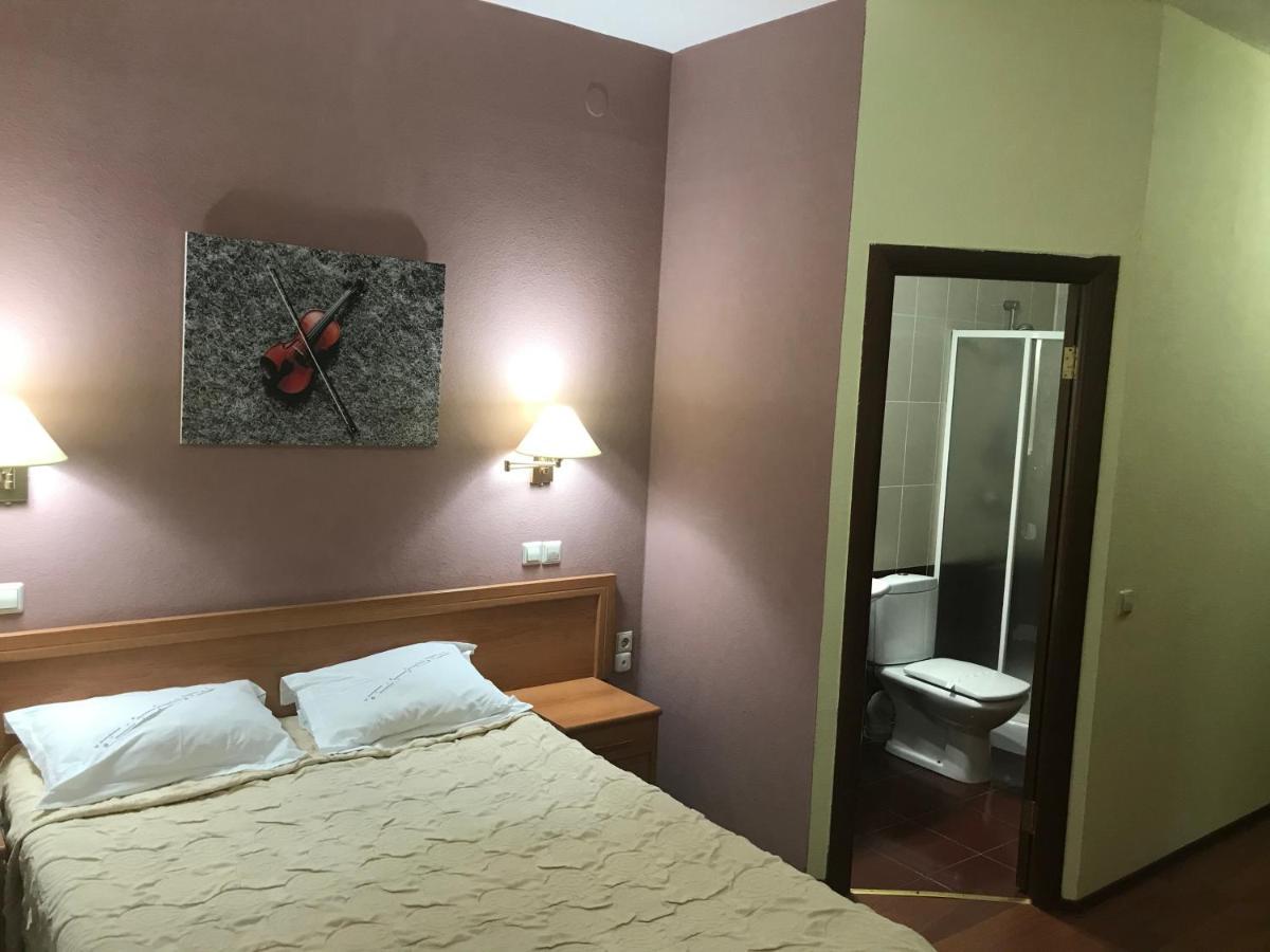 Green Hotel Atyrau Bagian luar foto