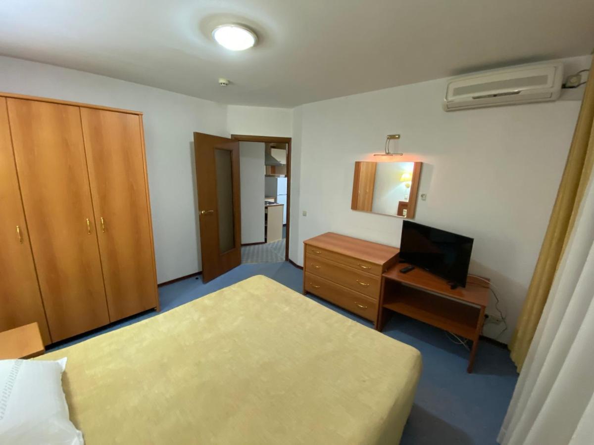 Green Hotel Atyrau Bagian luar foto