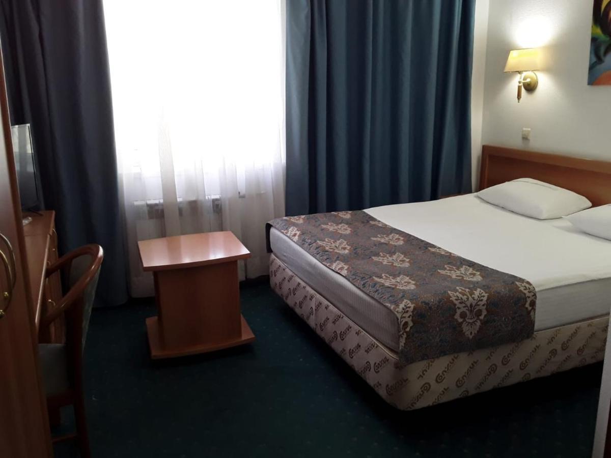 Green Hotel Atyrau Bagian luar foto
