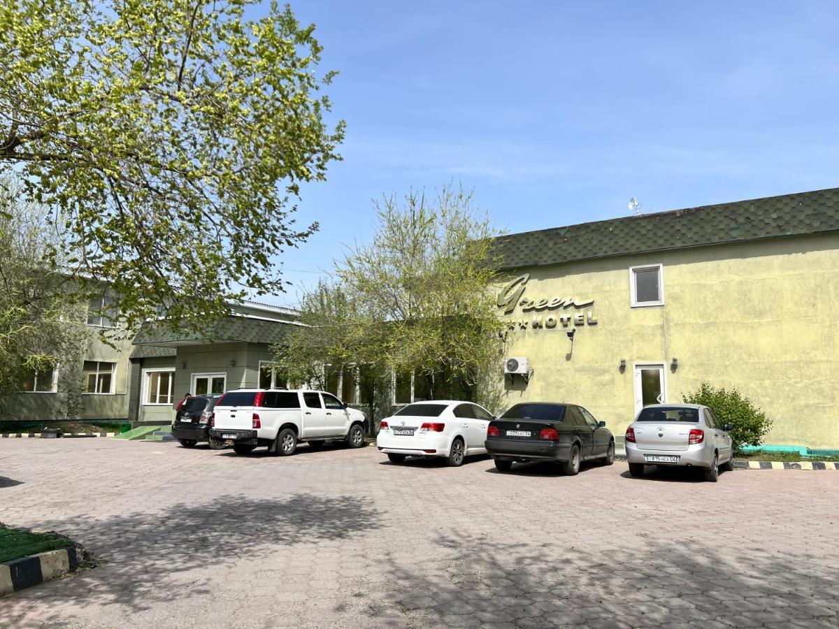 Green Hotel Atyrau Bagian luar foto