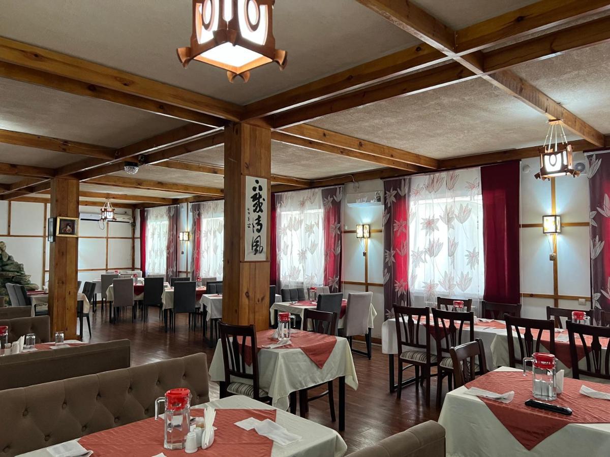 Green Hotel Atyrau Bagian luar foto
