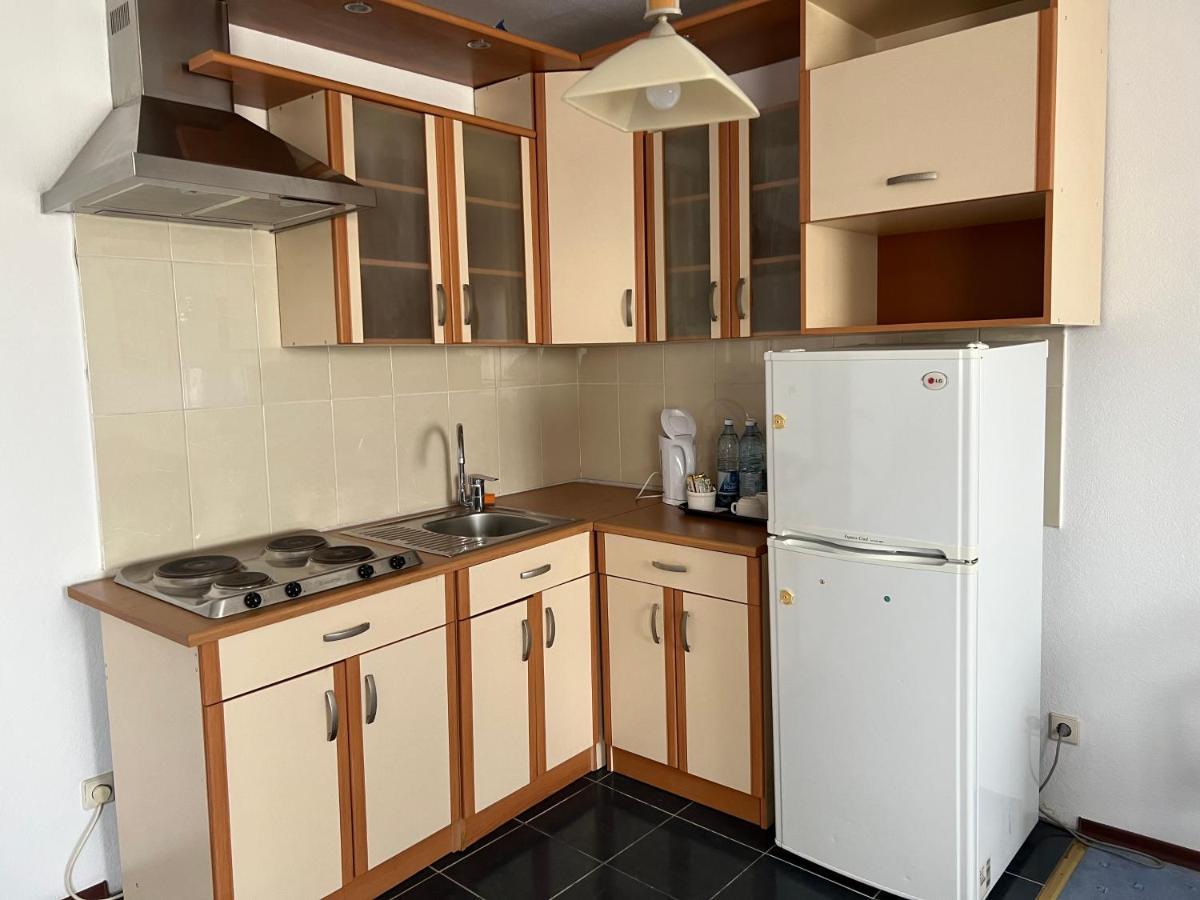 Green Hotel Atyrau Bagian luar foto