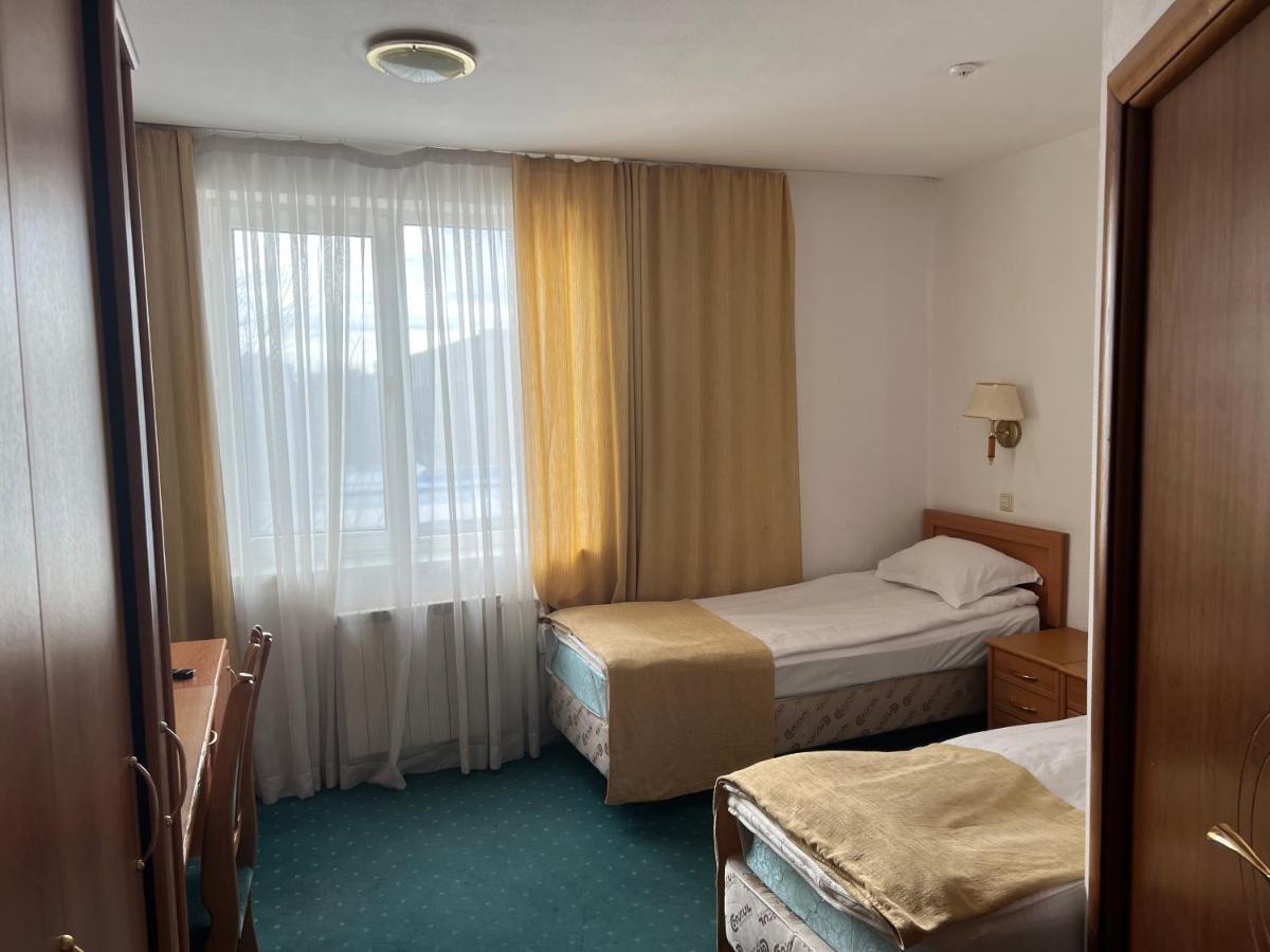 Green Hotel Atyrau Bagian luar foto