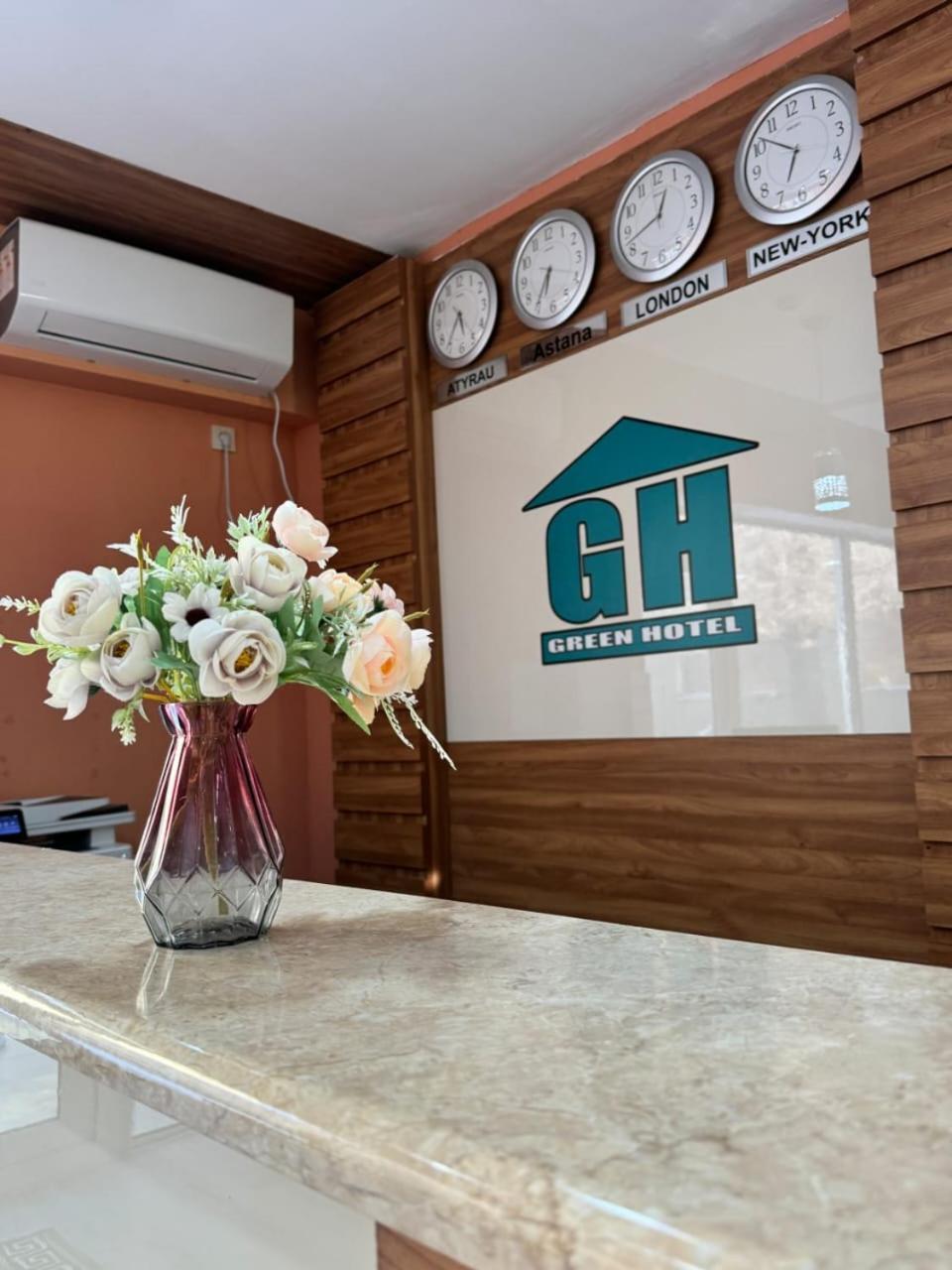 Green Hotel Atyrau Bagian luar foto