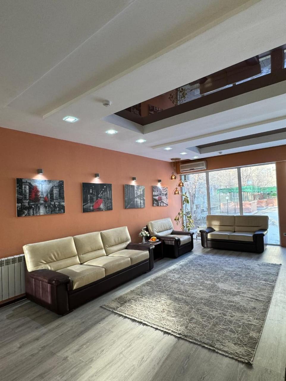 Green Hotel Atyrau Bagian luar foto