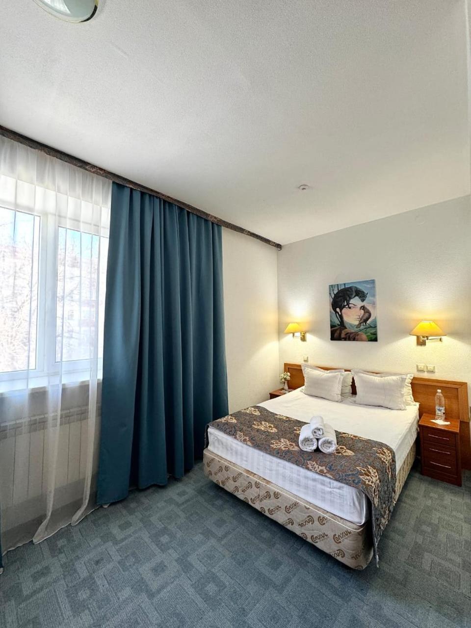 Green Hotel Atyrau Bagian luar foto