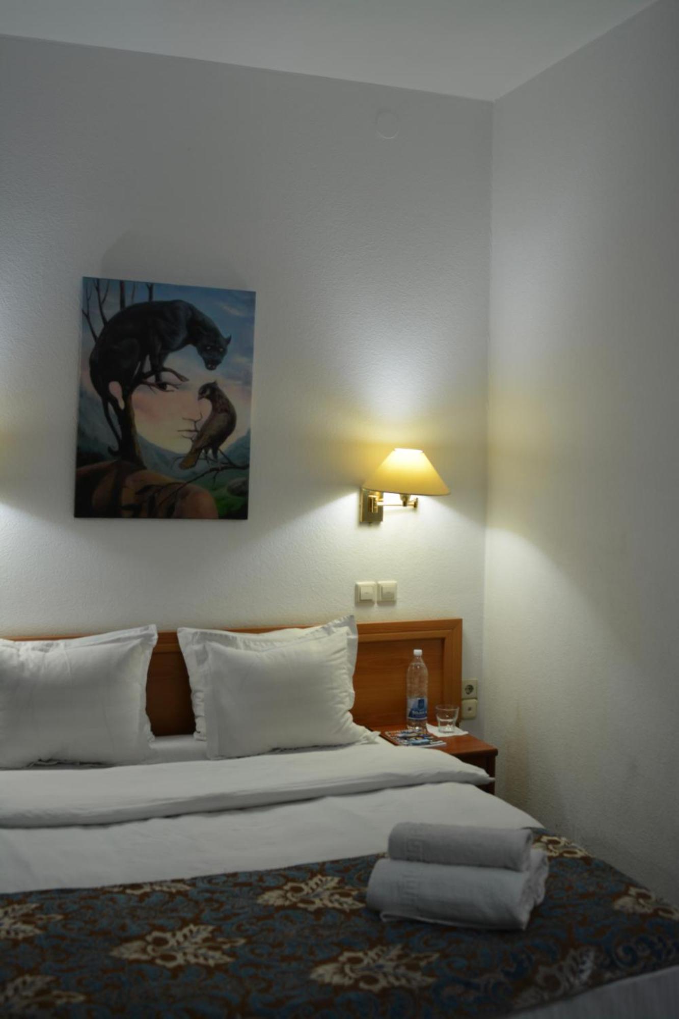 Green Hotel Atyrau Bagian luar foto