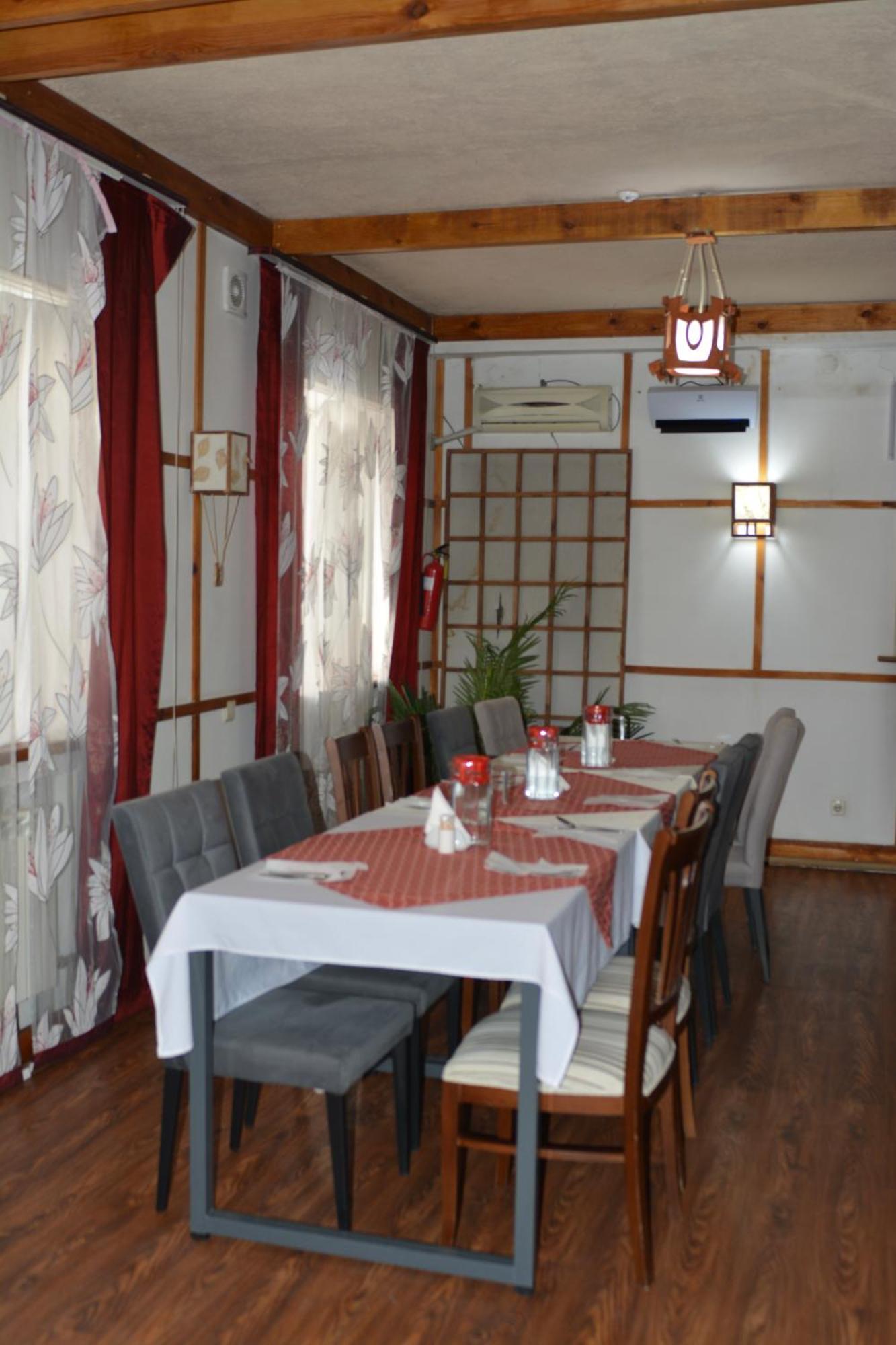 Green Hotel Atyrau Bagian luar foto