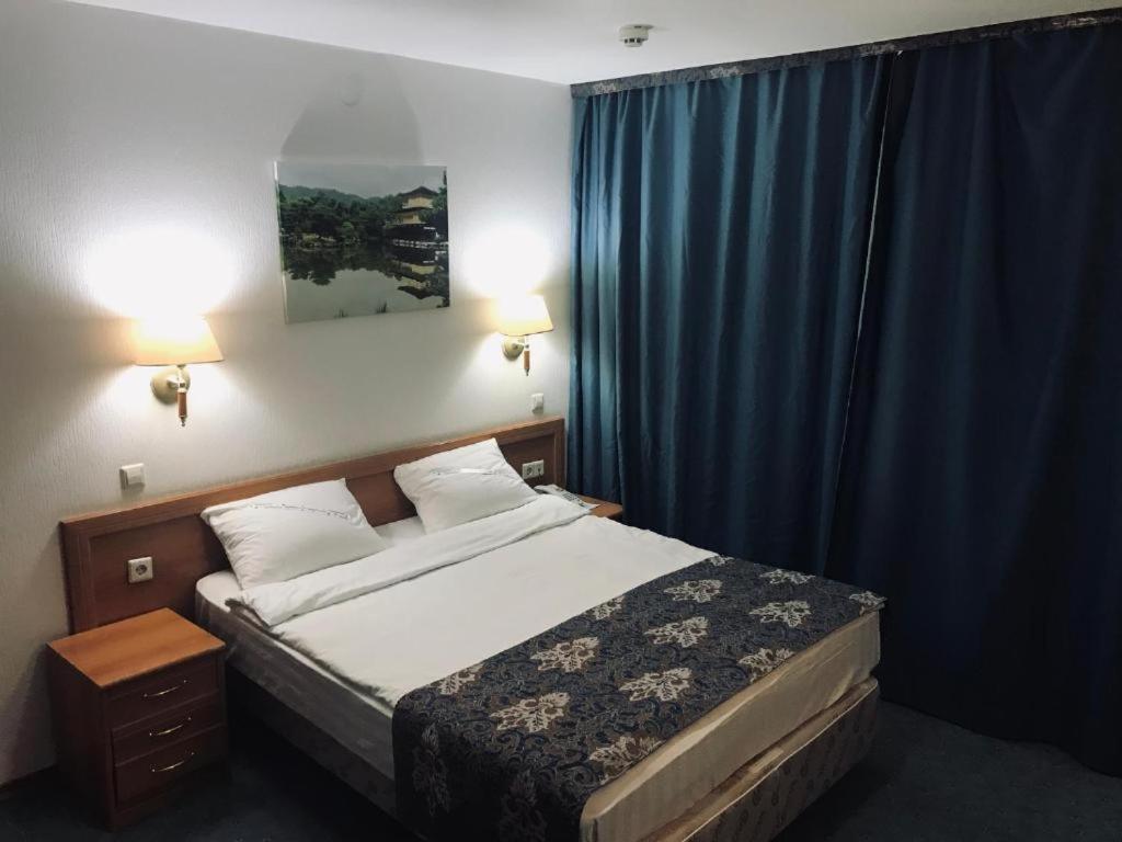 Green Hotel Atyrau Bagian luar foto
