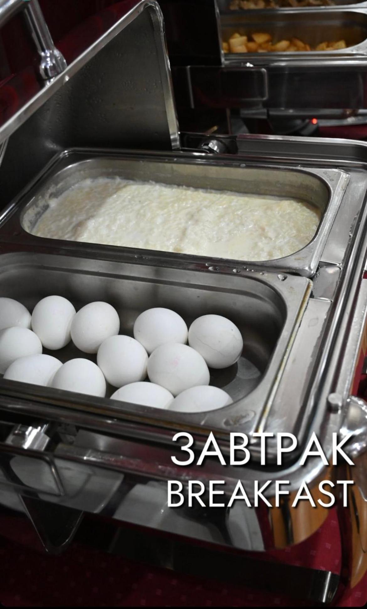 Green Hotel Atyrau Bagian luar foto